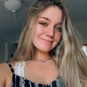 Meet your Posher, Avery